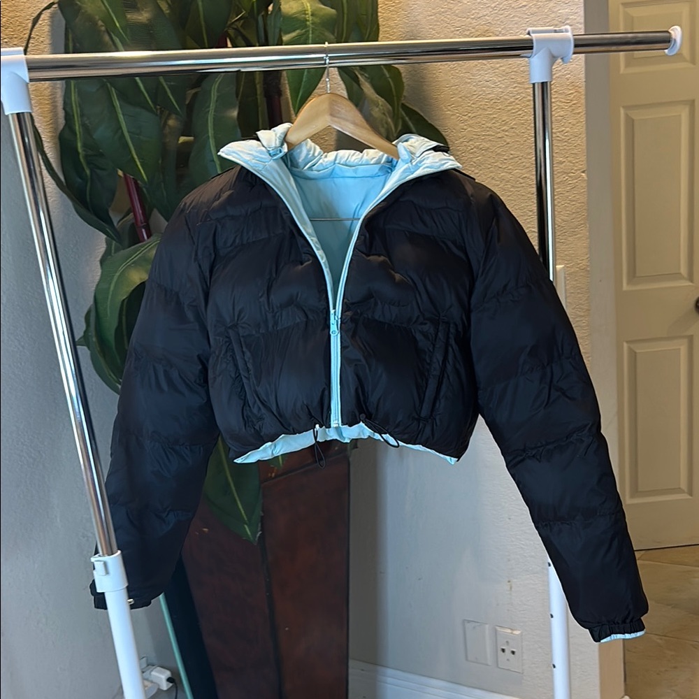 Black and Blue Cropped Puffer Jacket with Hood